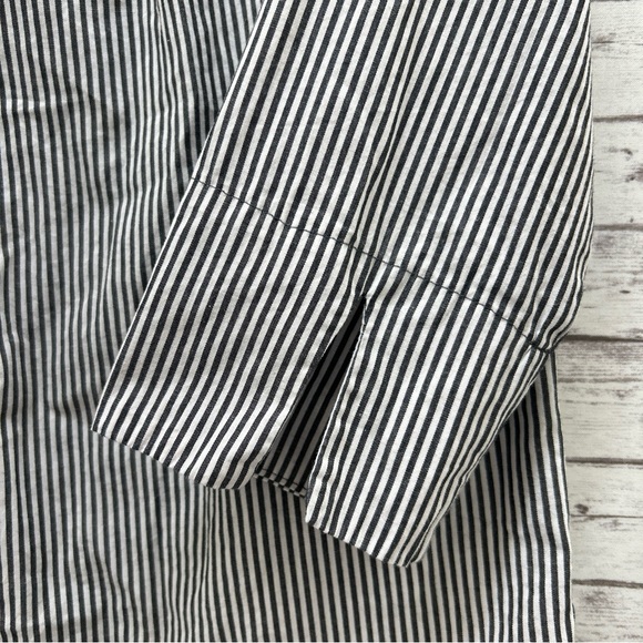 Heart Hips Off Shoulder Striped Top Women’s Small Blue White - Picture 4 of 8